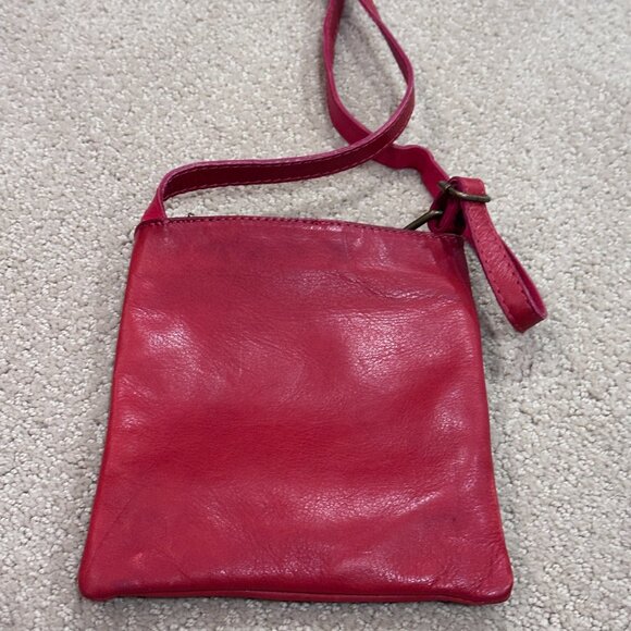 Red Crossbody Bag Rectangle Adjustable Strap Travel City Commuter Faux Leather - Picture 2 of 10